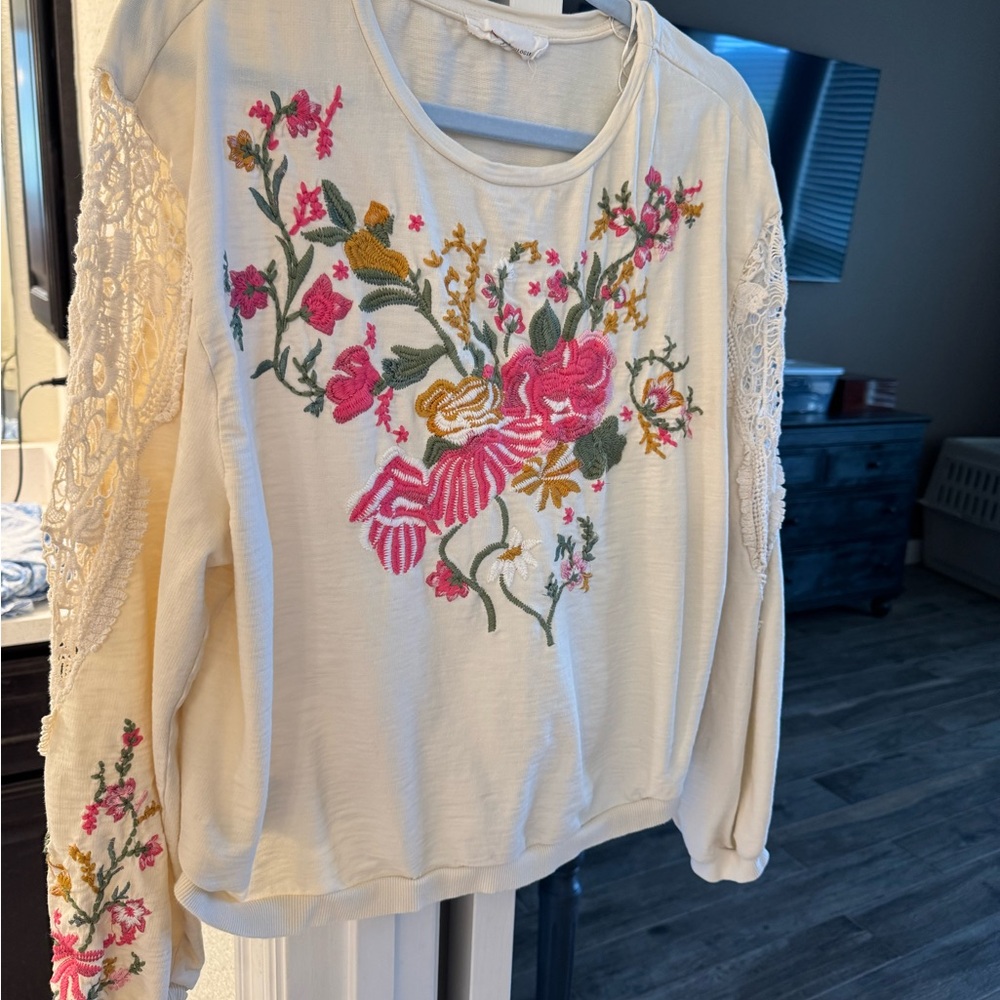 Floral Embroidered Cream Top